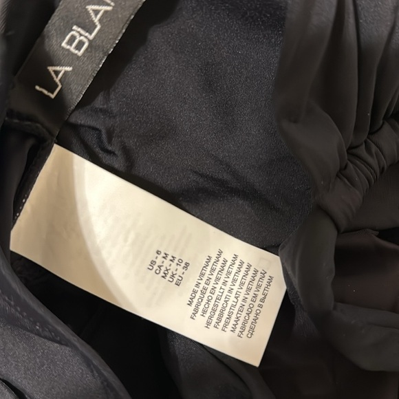 New! La Bianca Island Goddess High Neck Keyhole
One Piece - Black - Picture 7 of 7